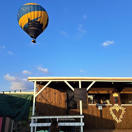 Gîte de la tour de Loire 65 m2 au pied d'une tour du 17ème Mer Esterno foto