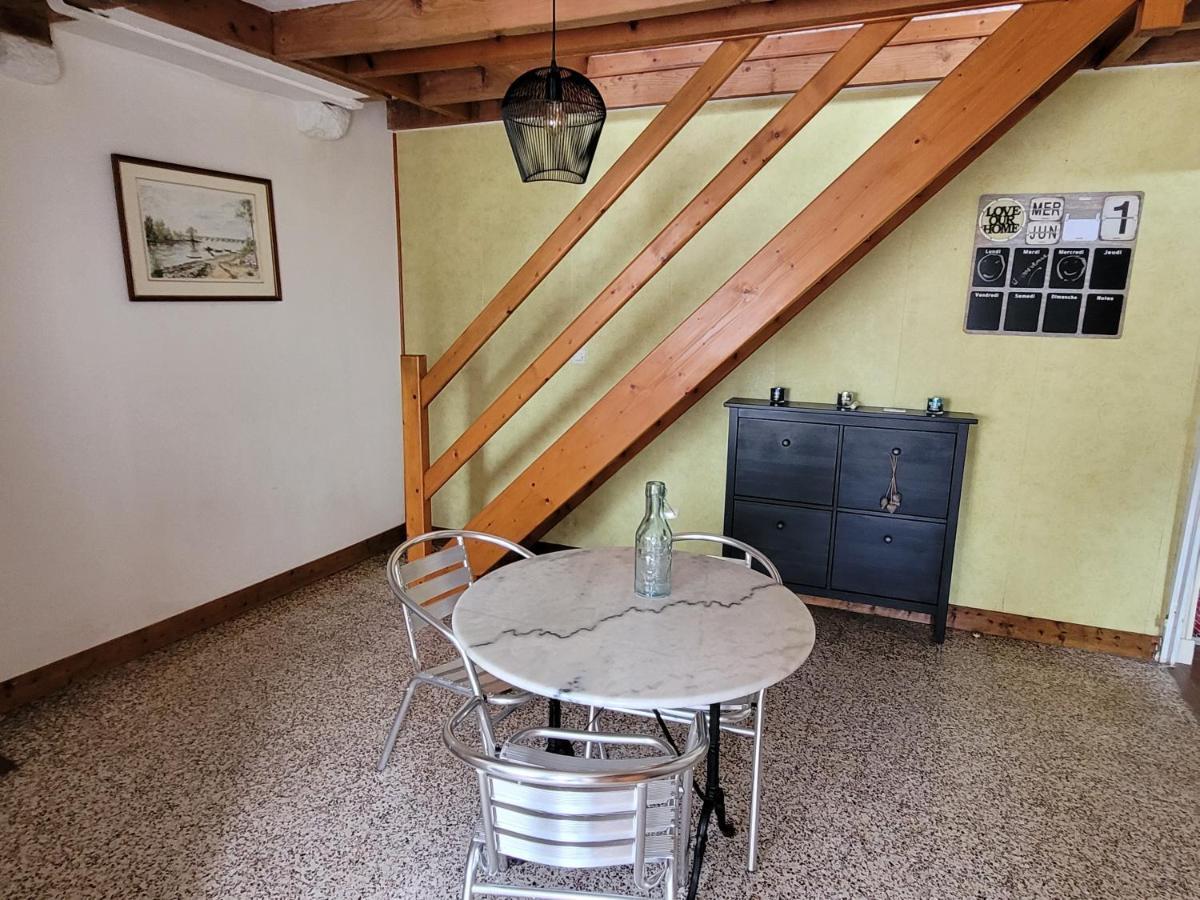 Gîte de la tour de Loire 65 m2 au pied d'une tour du 17ème Mer Esterno foto