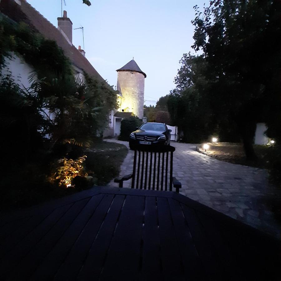 Gîte de la tour de Loire 65 m2 au pied d'une tour du 17ème Mer Esterno foto