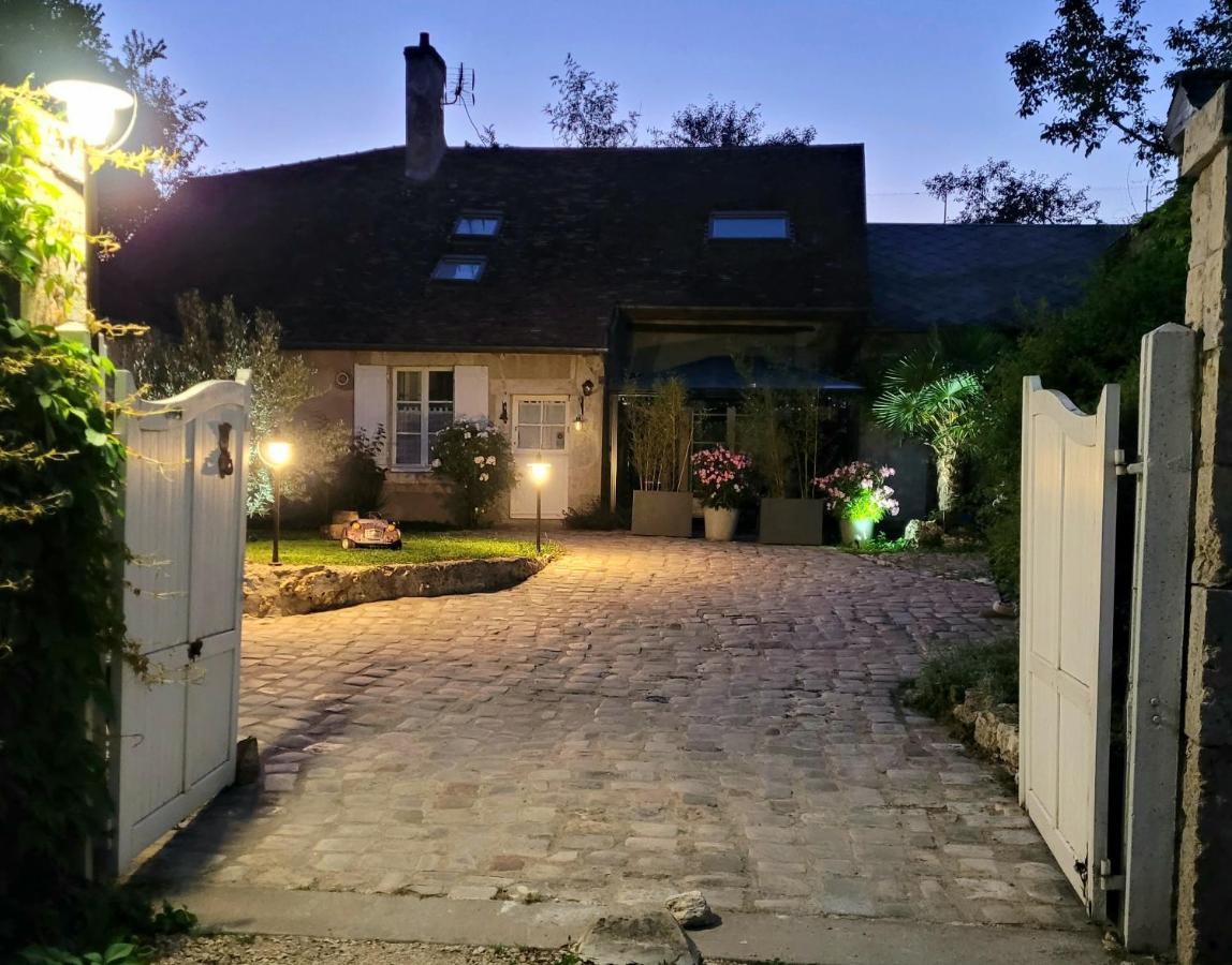 Gîte de la tour de Loire 65 m2 au pied d'une tour du 17ème Mer Esterno foto
