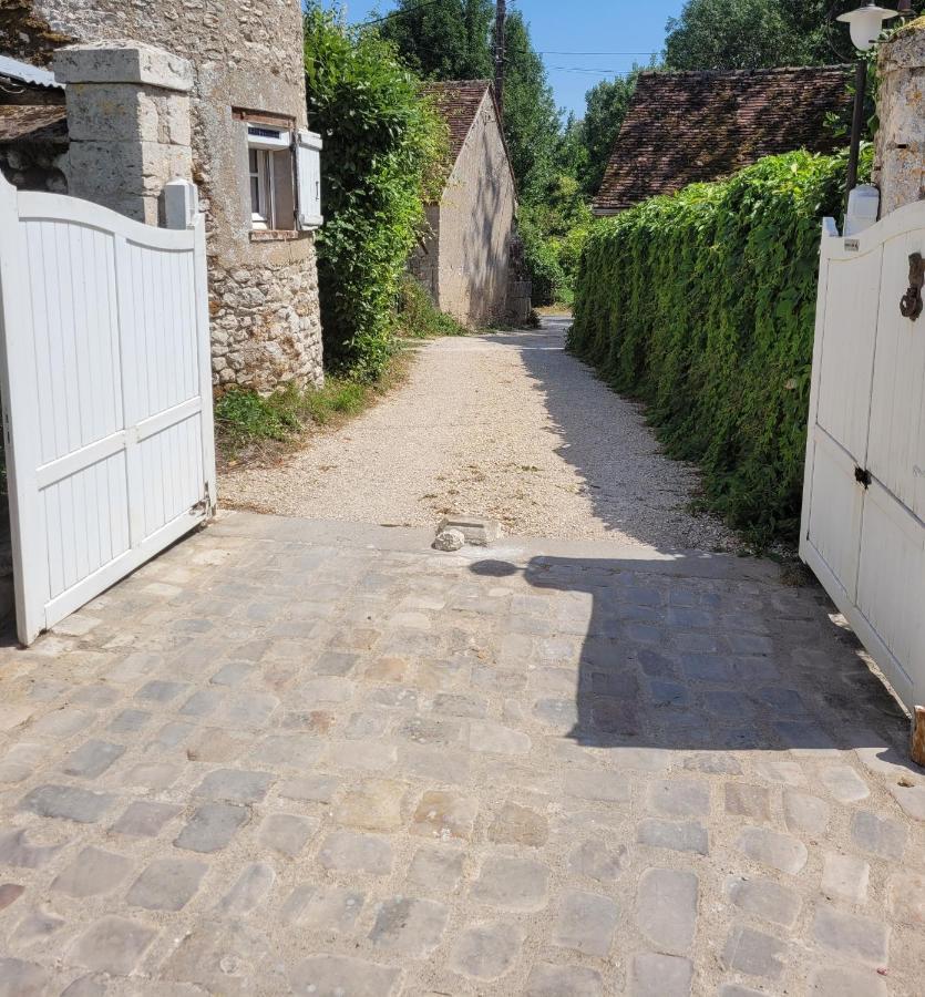Gîte de la tour de Loire 65 m2 au pied d'une tour du 17ème Mer Esterno foto