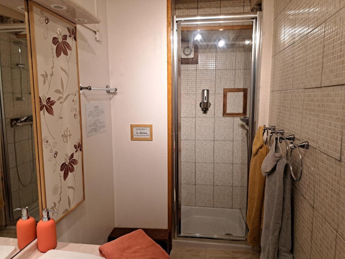 Gîte de la tour de Loire 65 m2 au pied d'une tour du 17ème Mer Esterno foto