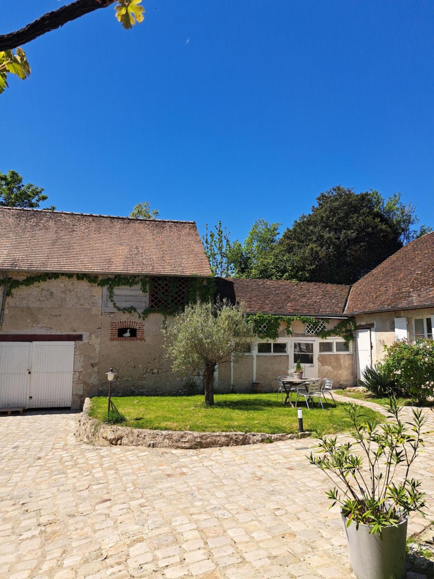 Gîte de la tour de Loire 65 m2 au pied d'une tour du 17ème Mer Esterno foto