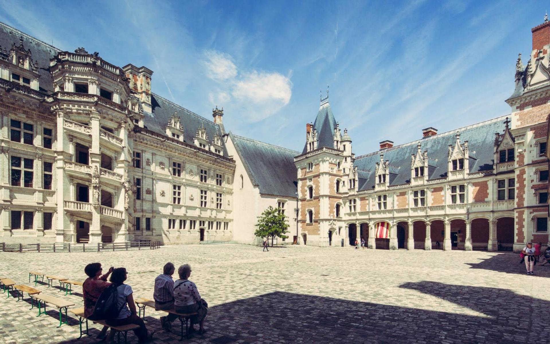 Gîte de la tour de Loire 65 m2 au pied d'une tour du 17ème Mer Esterno foto