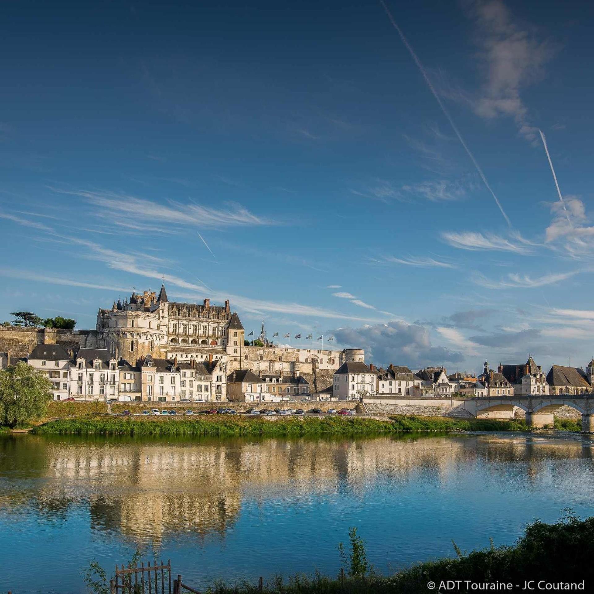 Gîte de la tour de Loire 65 m2 au pied d'une tour du 17ème Mer Esterno foto