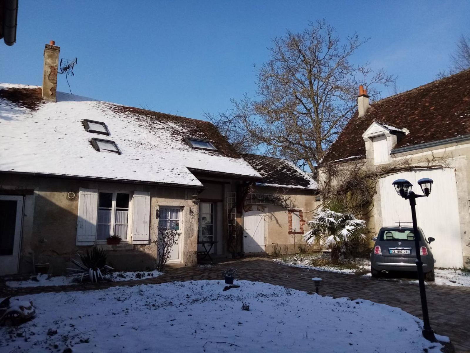 Gîte de la tour de Loire 65 m2 au pied d'une tour du 17ème Mer Esterno foto